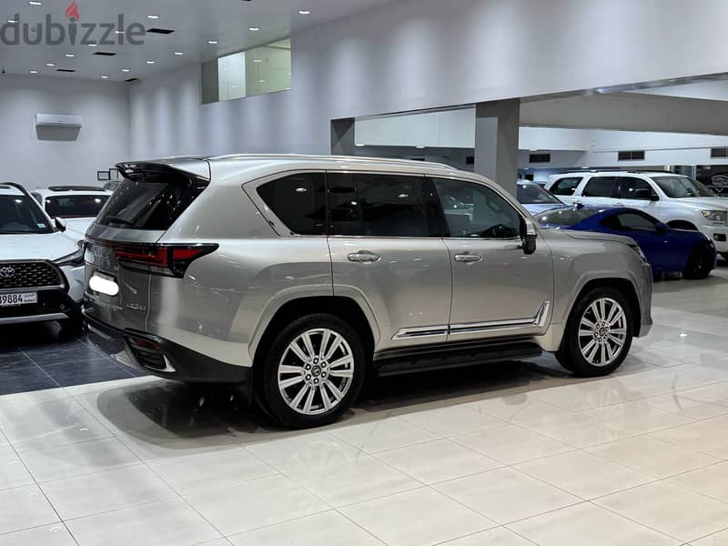 Lexus LX 600 VIP Edition 2023 SIlver 7