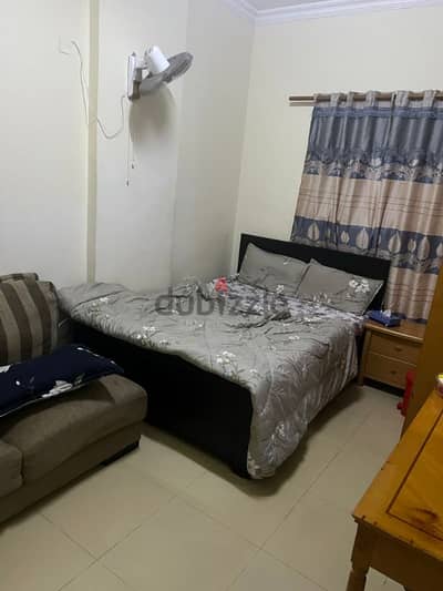 Bed space available in hoora exhibition road with ewa  40 bd