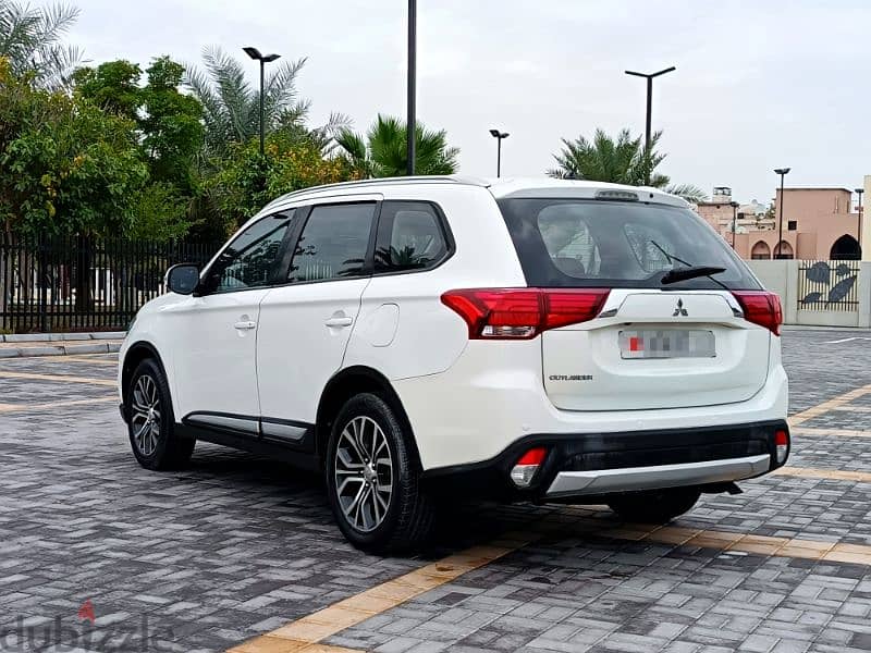 Mitsubishi Outlander 2016 2.4L 4WD MID Option 7 Seater SUV FOR Sale 6