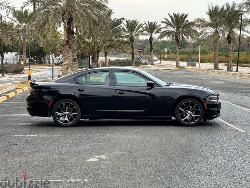 Dodge Charger SXT 2017 Black 3