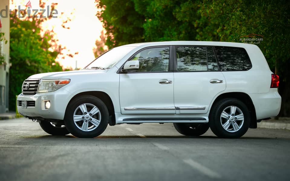 TOYOTA LAND CRUISER 2012 | EXCELLENT CONDITION | WHITE | REDUCED PRICE 6