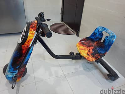 Electric drifting triscooter for kids