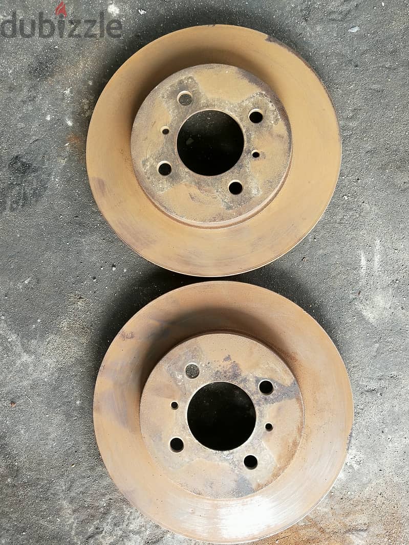 Mitsubushi lancer brake drums 0