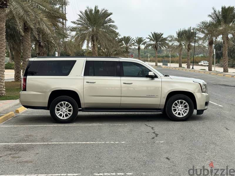 GMC Yukon XL 2015 Gold 2