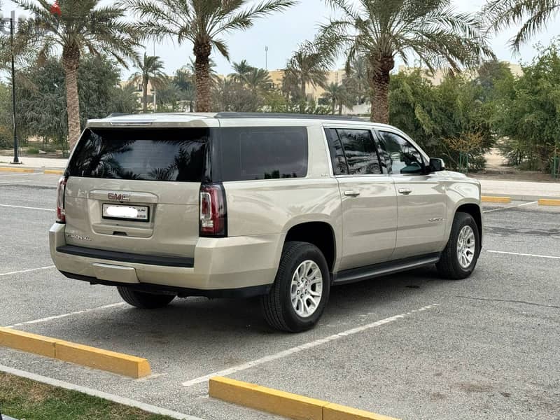 GMC Yukon XL 2015 Gold 7