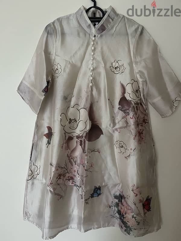 Korean dress never been used 1