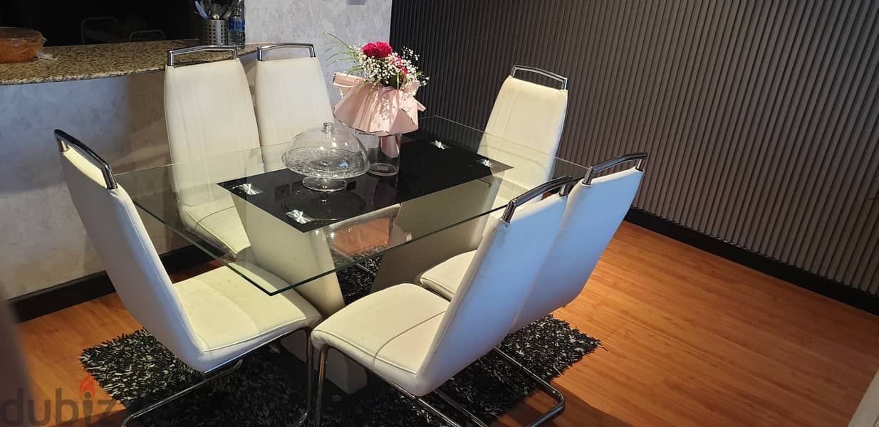 Dining table with 6 chairs 90BHD 3917 1721 0