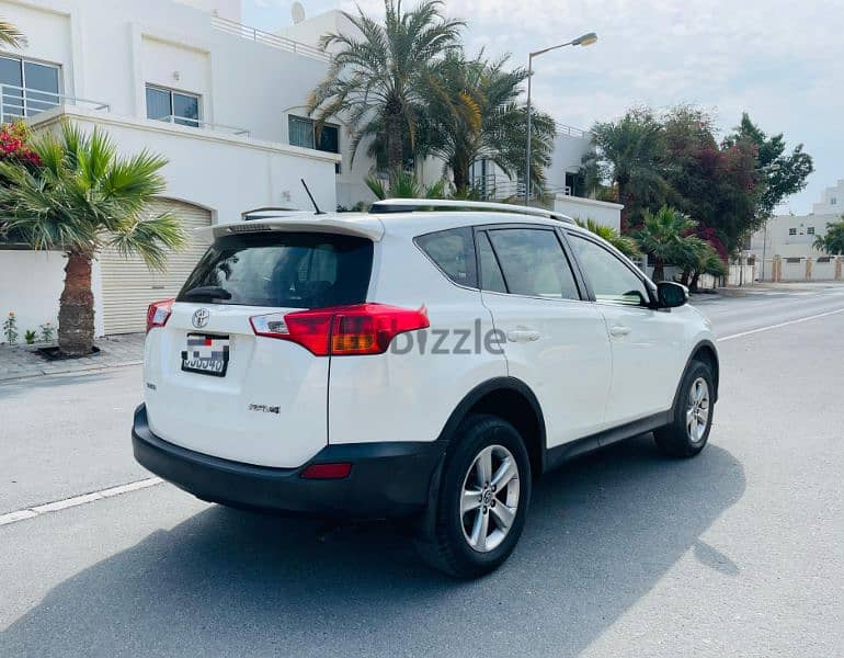 Toyota Rav 4 2015 model for sale. . . 9