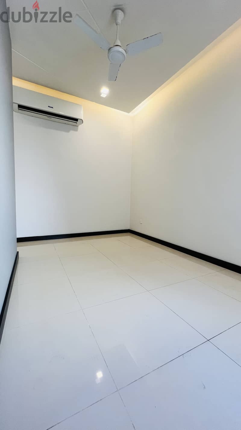 Studio flat available for rent 2