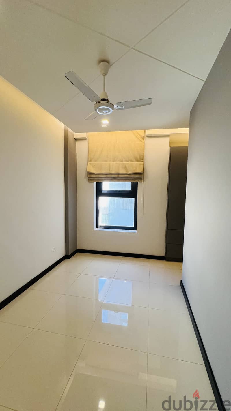 Studio flat available for rent 3