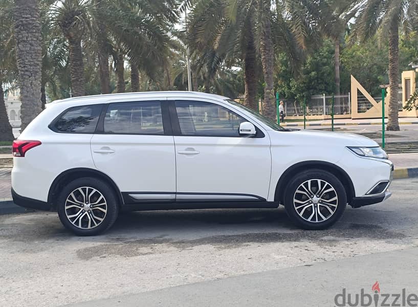 Mitsubishi Outlander 2016 7 SEATER SUV 3