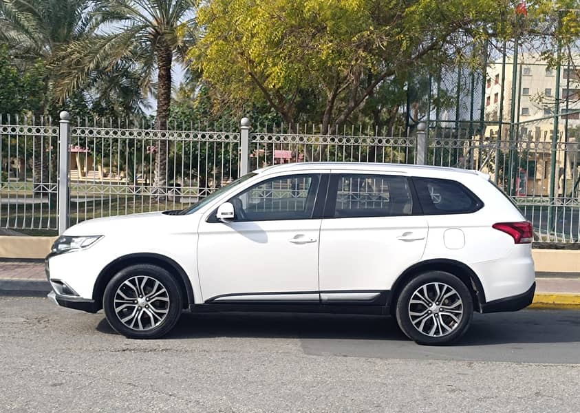 Mitsubishi Outlander 2016 7 SEATER SUV 7