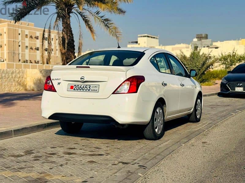 Nissan Sunny 2022 SV 1.5L Agent Maintained With Bank Loan Option 10