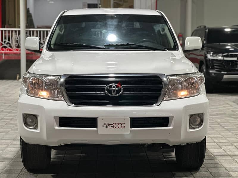 Toyota Land Cruiser G 2011 1