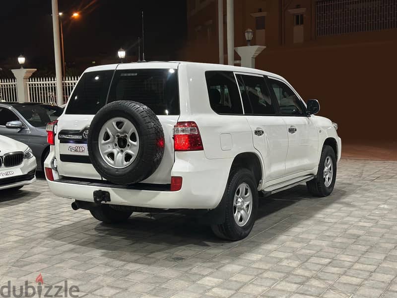 Toyota Land Cruiser G 2011 9