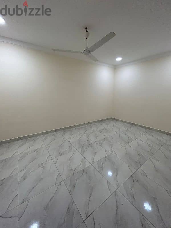 شقه للايجار في المحرق الكازينو شامل 2BHK Flat for rent in muharriq 4