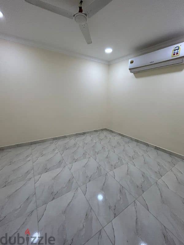 شقه للايجار في المحرق الكازينو شامل 2BHK Flat for rent in muharriq 5