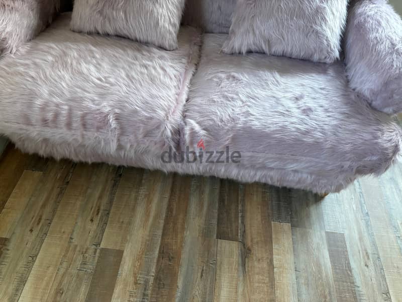 Fluffy pink sofa 2