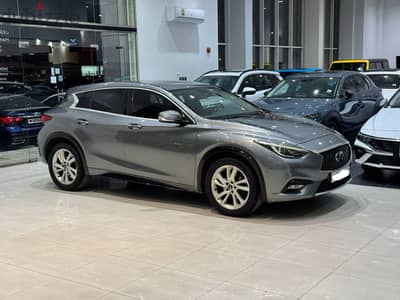 Infiniti Q30 2017 grey