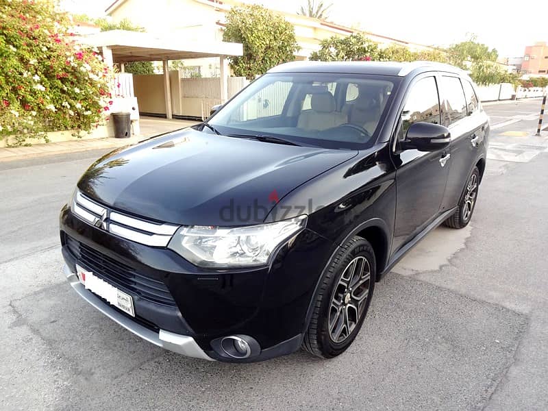 Mitsubishi Outlander 3.0L 2015 Black V6 7Seat Full Option 4x4 Well Mai 3