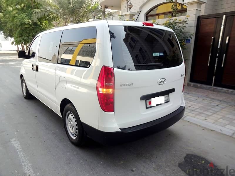 Hyundai H1 2.7 L 2021 White PVT 12 Seat Automatic Gear Well Maintained 4