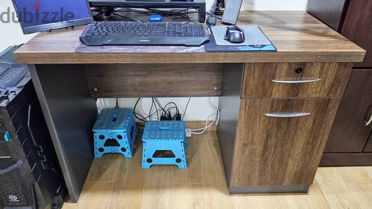 Computer desk in good condition