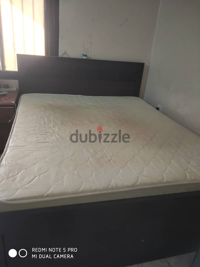 I Want To Sell Urgently  Good Condition Wooden  Double Bed 0