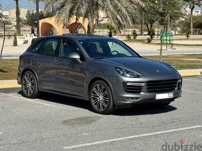 Porsche Cayenne GTS 2016 grey