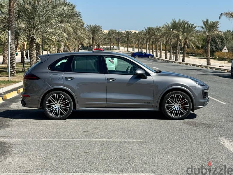 Porsche Cayenne GTS 2016 grey 2