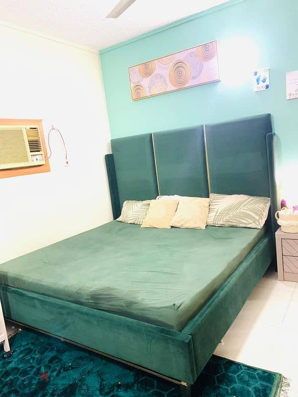 home center bed set 0