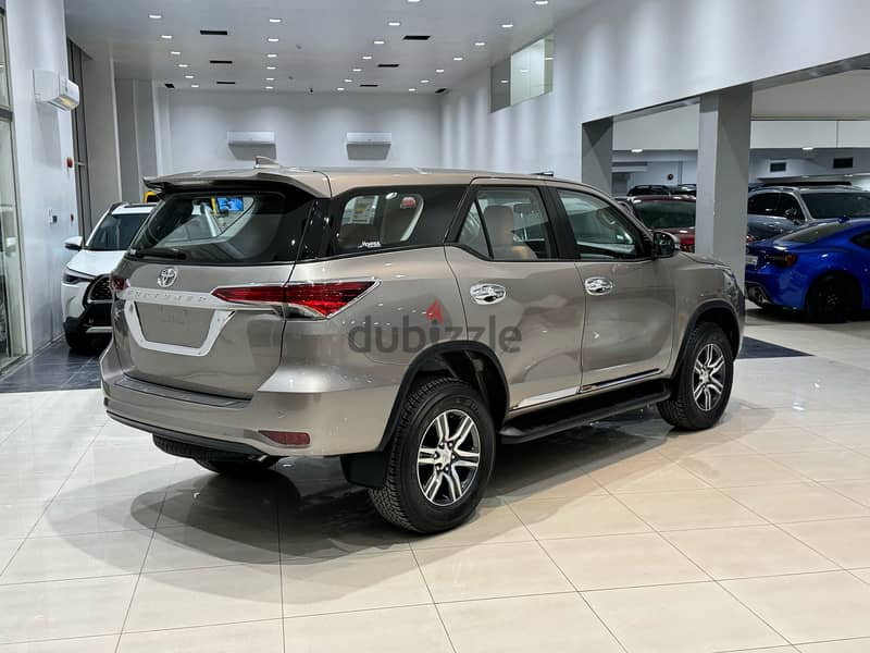 Toyota Fortuner 2024 BRONZE 7