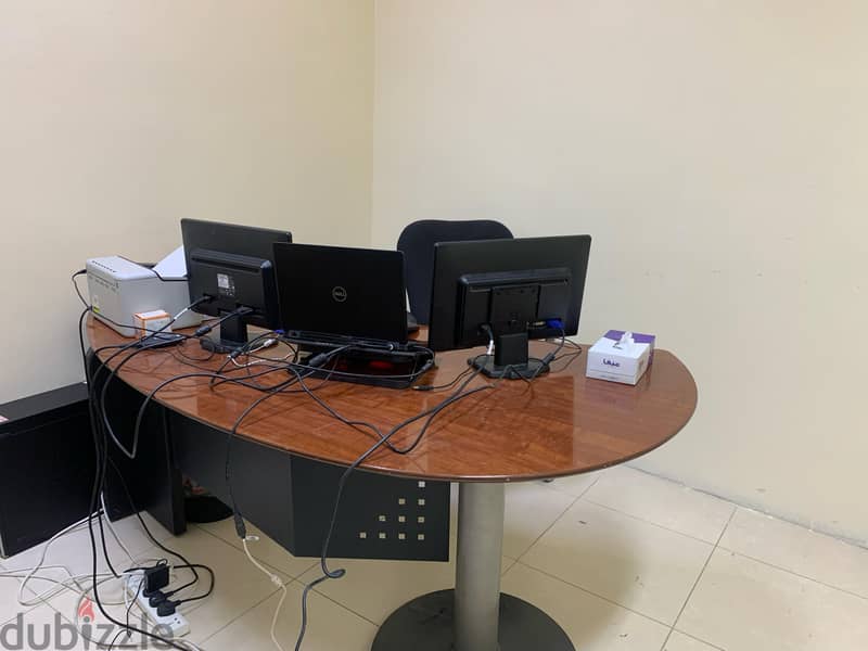 Office table for sale 0