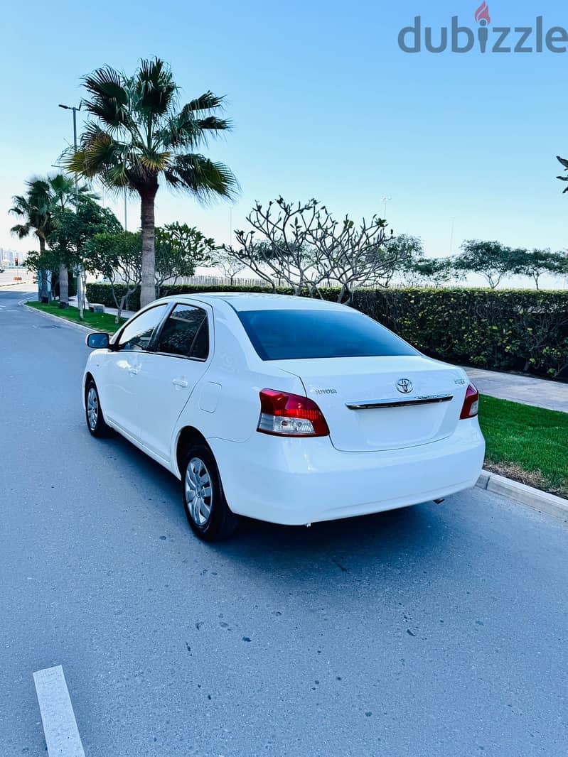 TOYOTA YARIS Year-2012 Engine-1.3L Color-White 4