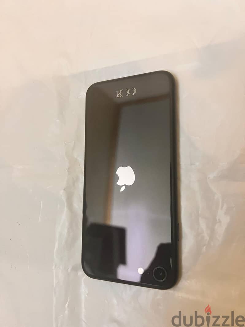 Apple iPhone SE 256GB Battery 99% 1