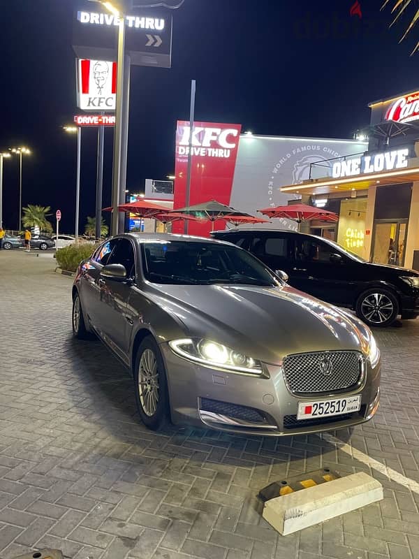 Jaguar XF 2012 1