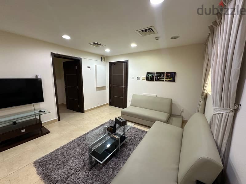 Room for rent 1 bhk studio call 36668303  Lees contract one year only 6