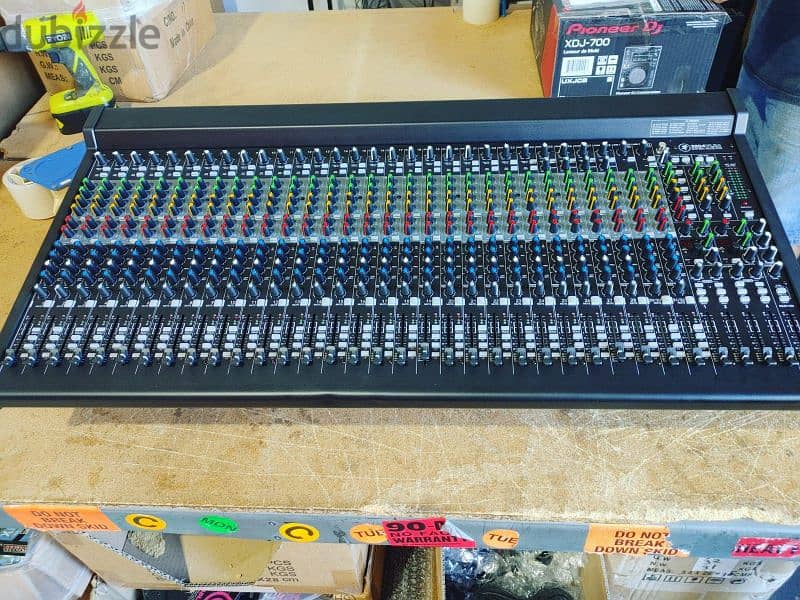 Mackie 3204vlz4 Mixer 0