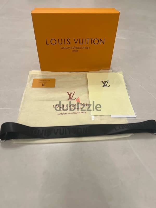 Louis Vuitton  Clutch/ كلاج جديد ماستر اعلى درجة 2