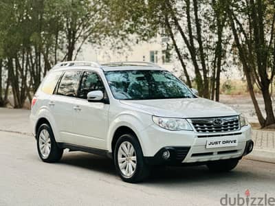 SUBARU FORESTER 2012  FULL OPTION MODEL WITH SUNROOF