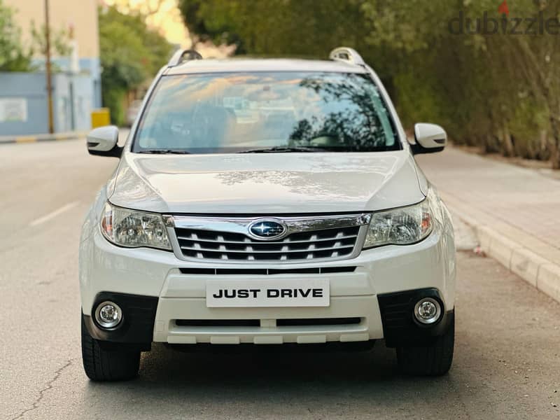 SUBARU FORESTER 2012  FULL OPTION MODEL WITH SUNROOF 3