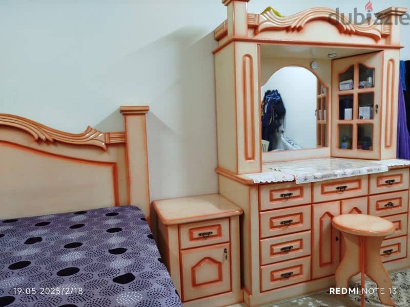 غرفة نوم كاملة مستخدمة بسعر ٦٠ دينار bed room full set 60bd 4