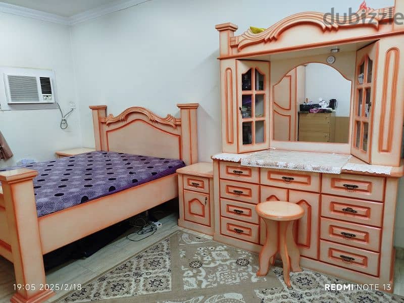 غرفة نوم كاملة مستخدمة بسعر ٦٠ دينار bed room full set 60bd 2