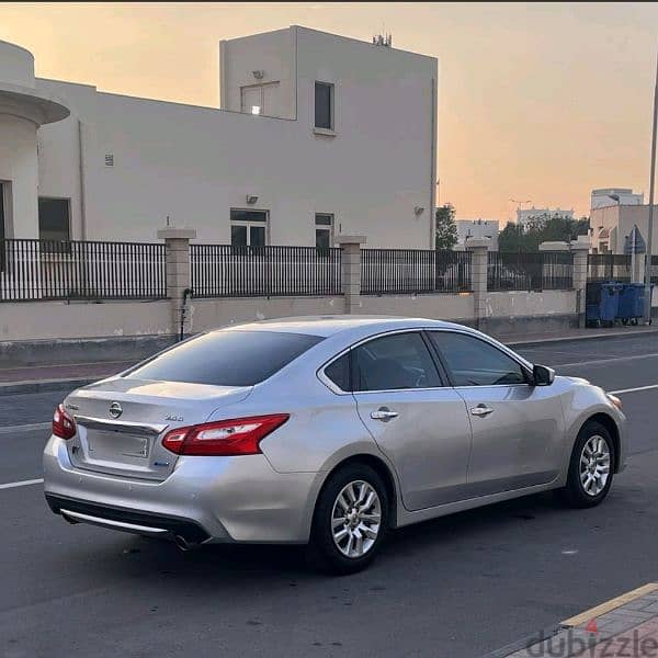 Nissan Altima model 2017 Bahrain Agency 88km 2