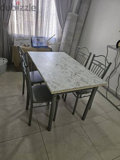 Dinning table طاولة طعام