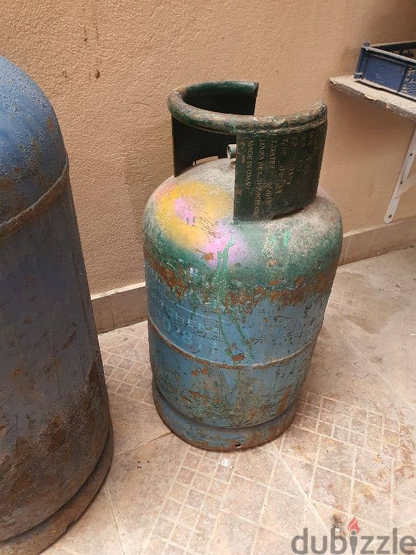 small gas cylinder 1