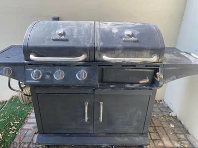 Charbroil USA Barbeque with gas and charcoal