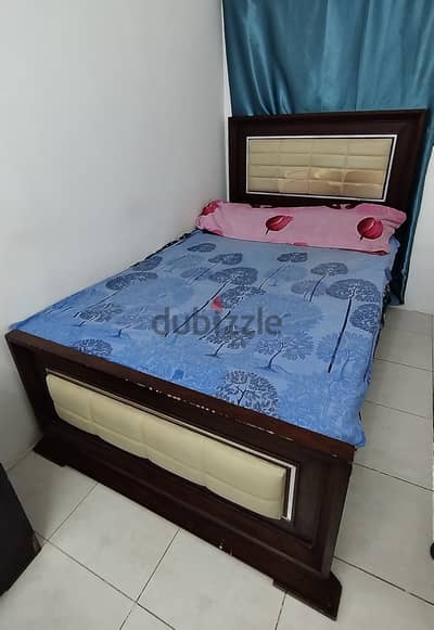 Queen Size Bed and mattress for sale - good condition ( used )