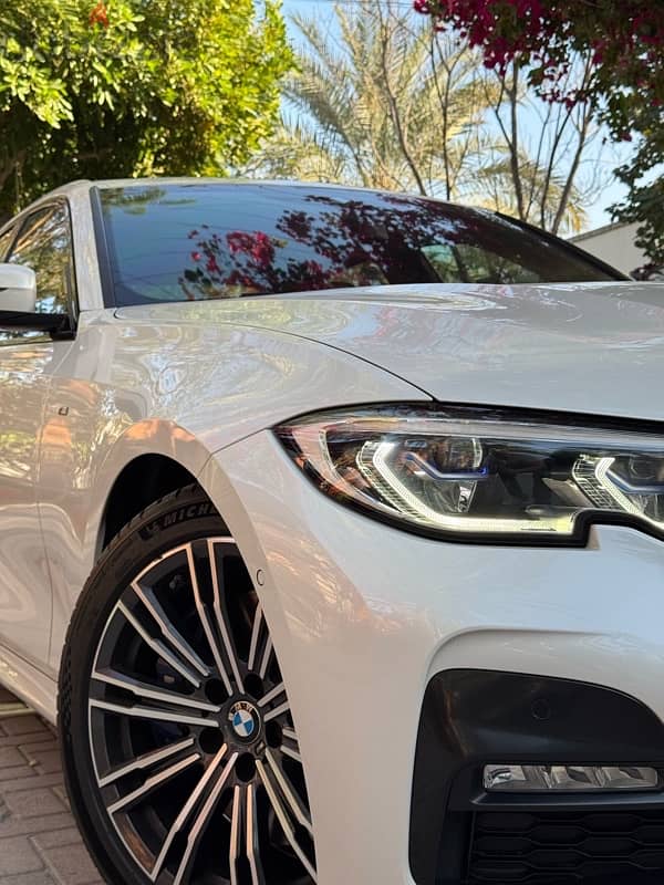 BMW 330 2019 3