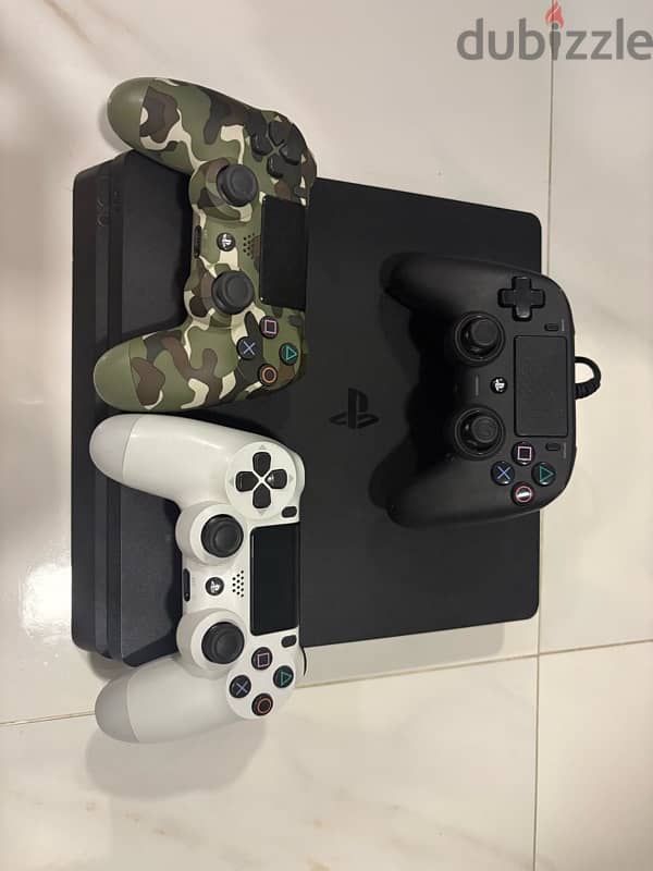 PlayStation 4 ps4 slim 1