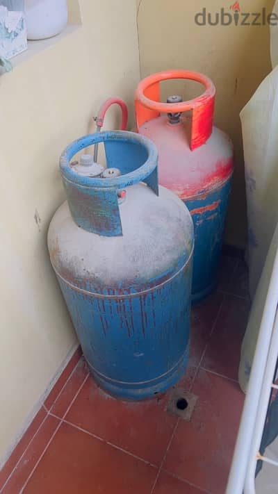 2- 23kg Cylinders for Sale. one is full/one half